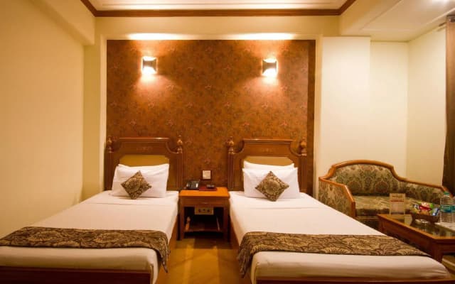 Hotel Sunstar Grand - photo 4