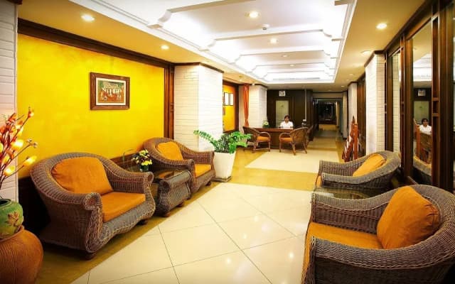 Nora Lakeview Hotel - photo 2