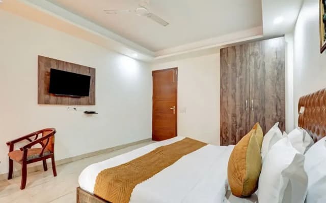 Mauryan Elite Hotel Qutab Minar Metro Station - photo 4