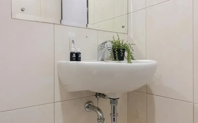 Standard 2Br Near Station At Nifarro Park Apartment - photo 3