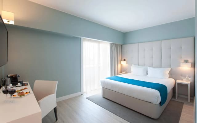 Lutecia Smart Design Hotel - photo 5