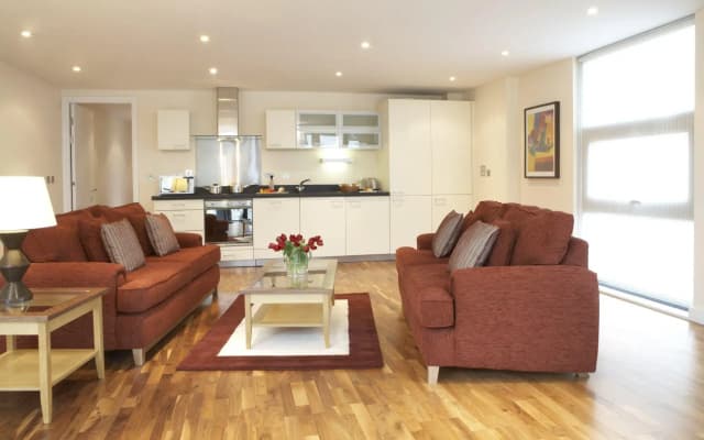 Marlin Apartments Canary Wharf - photo 2