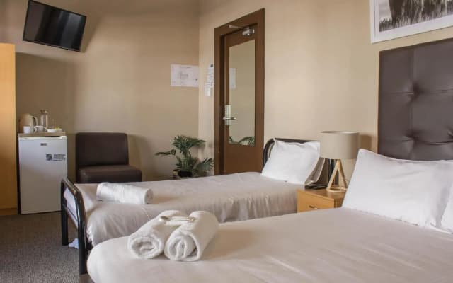 Campsie Hotel - photo 4