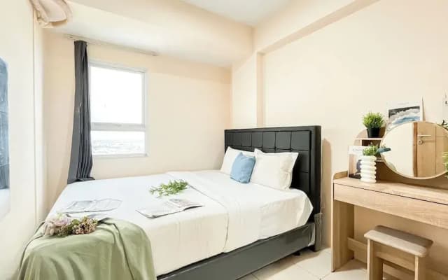 Basic 2Br Apartment At Green Palm Residence - photo 4