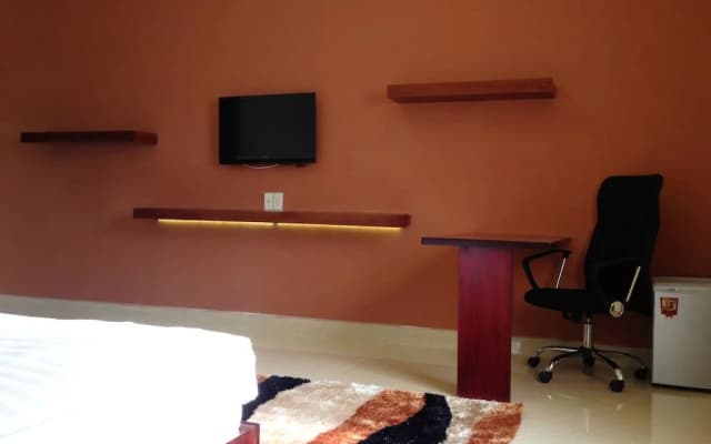 Meowy Boutique Hotel - photo 4