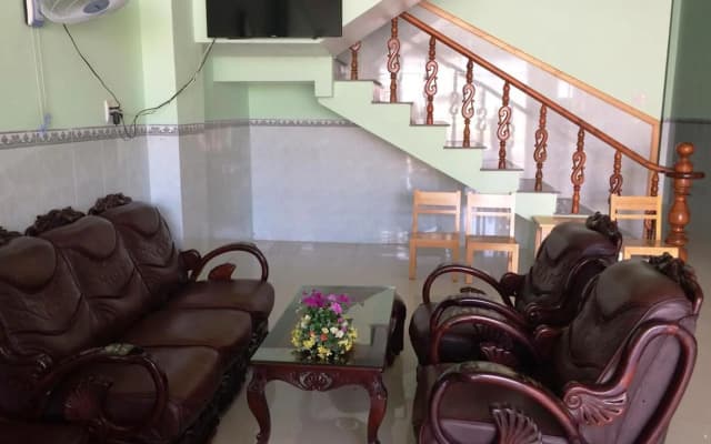 Y Thu Guesthouse - photo 2