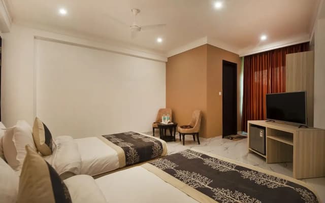 Hotel Almora - photo 3