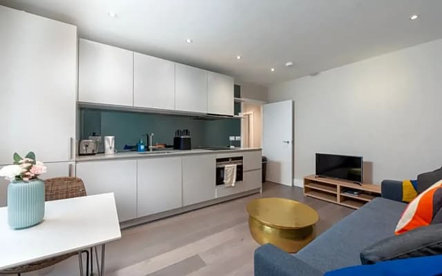 Meriden Court by CAPITAL - photo 4