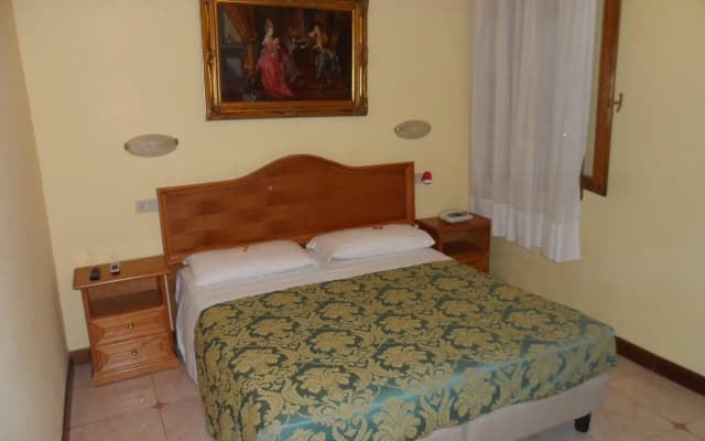 Hotel Atmosphere - photo 3