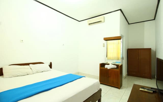 Dua Dara Inn Kuta - photo 3