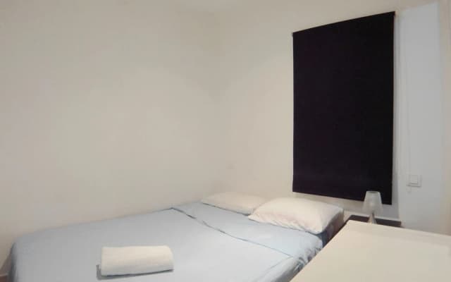 Apartamento interior cercano a Cuatro Caminos - photo 3