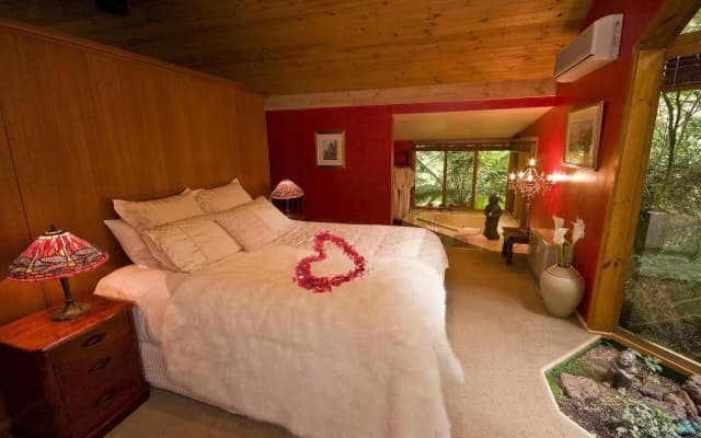 Linden Gardens Rainforest Retreat - photo 4