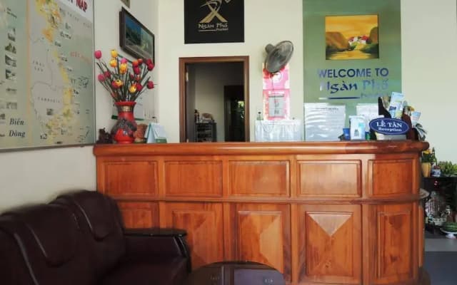 Ngan Pho Hotel - photo 2