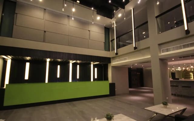 Season Five Hotel - photo 2