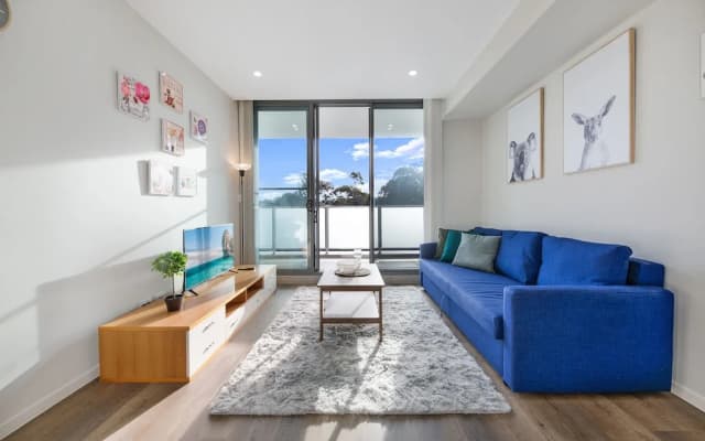 Wentworthville 2 Bedrooms 2 Bathrooms with Free Parking by KozyGuru - photo 3