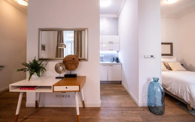Modern Downtown APT - renovated, on ideal location - photo 3