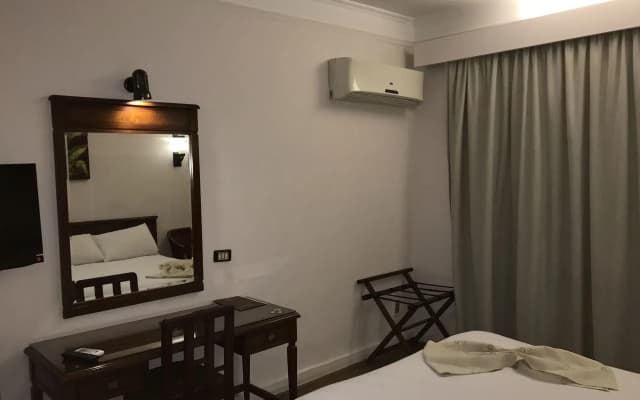 Royal Marshal Hotel - photo 3