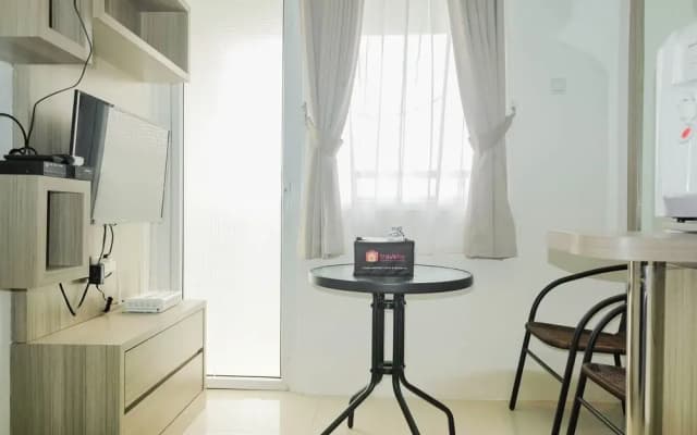 2BR at Green Pramuka Apartment with Mall Access - photo 4