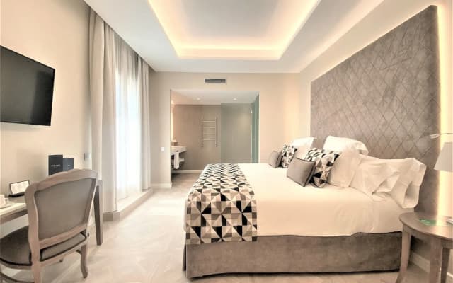 Lamaro Hotel - photo 3