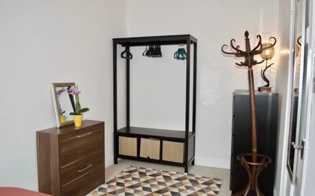 Ground Floor 1 Bedroom Flat - photo 2
