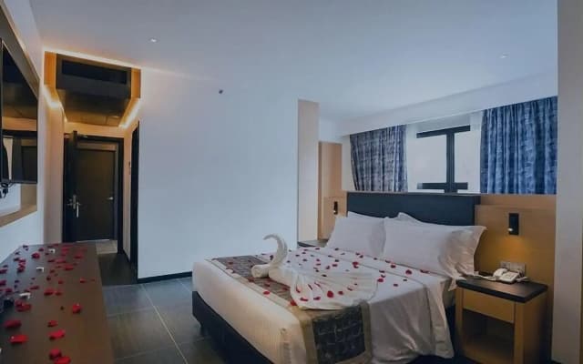TSR Seafront Hotel - photo 5