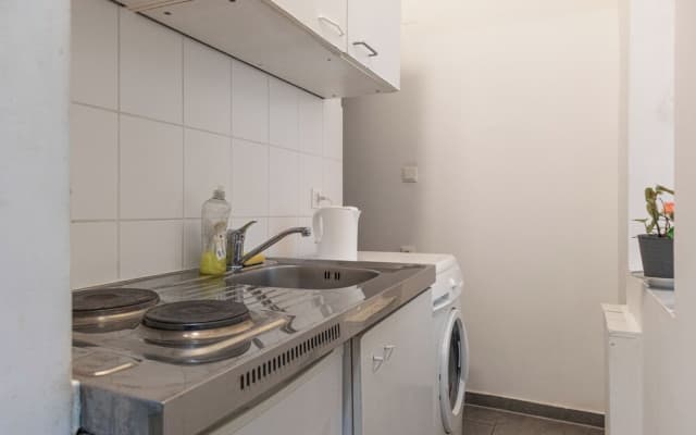 Affordable 1BR Flat for 5 Near Belvedere - photo 5