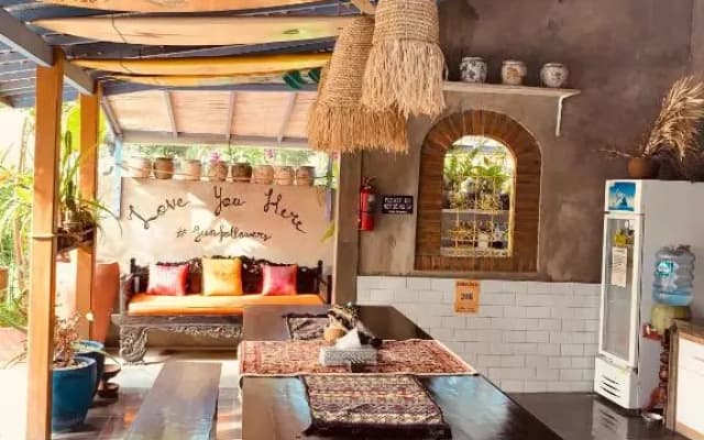 Sunflower Stay And Surf - photo 4