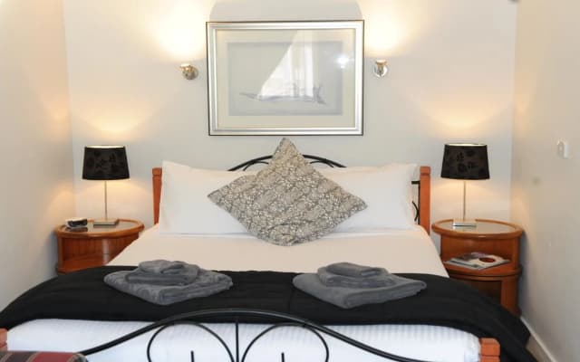 Norwood House Motel & Reception Centre - photo 2