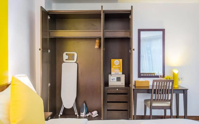 Yello Rooms - photo 2