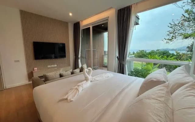 Beachfront Bliss at Naiyang by ALPHATEL - photo 4