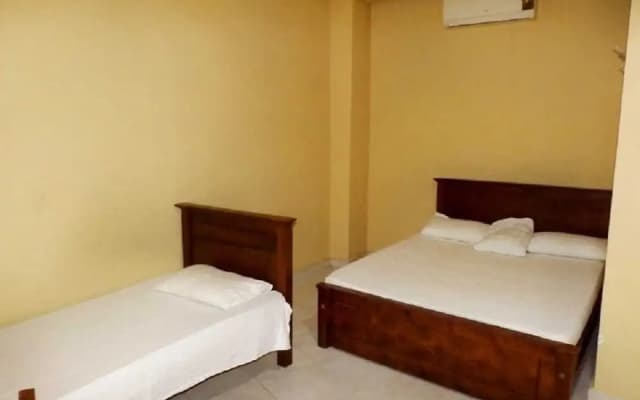 Omega Hotel & Motel - photo 2