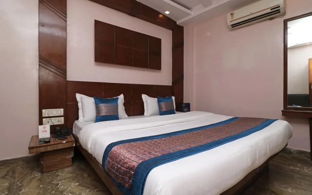 OYO 5494 Hotel Odeon Continental - photo 2