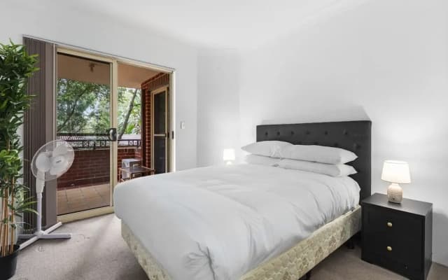 Bright Marrickville Flat With Balcony & Parking - photo 3