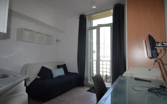 Studio in front of main train station in Nice near tramway - photo 2