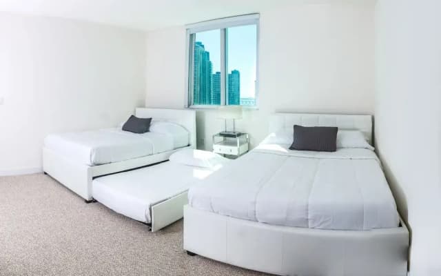 Brickell Luxe Rentals - photo 2