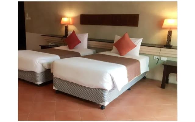 Circle Phuket Resort and Spa - photo 2