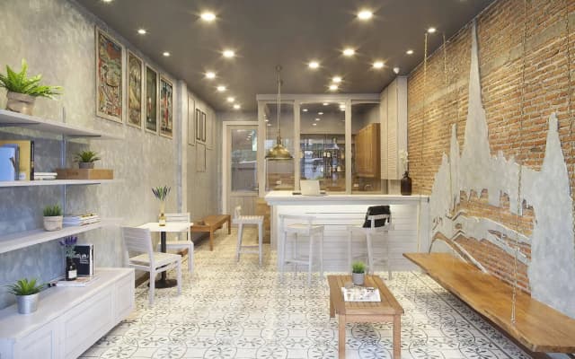 Golden Mountain Hostel - photo 2
