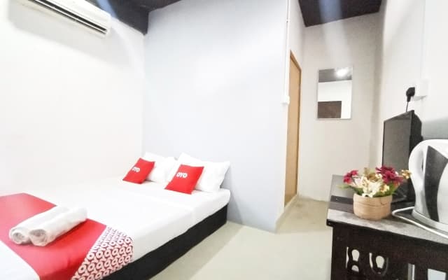 OYO 124 Hotel Seniman Sentul (Sanitized Stay) - photo 4