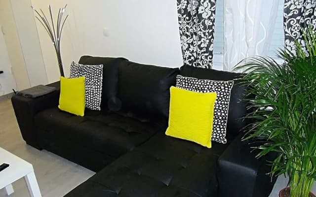 Bravo Murillo Apartment Center - photo 4
