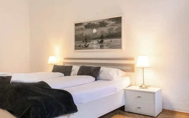 Comfort 3BR Apt Near Wiener Stadthalle - photo 5