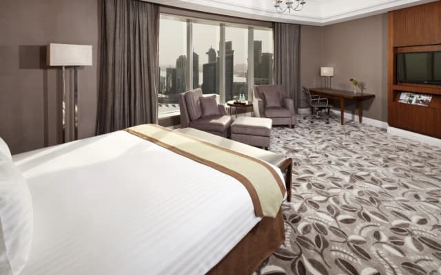 Best Plaza Hotel West Bay - photo 2