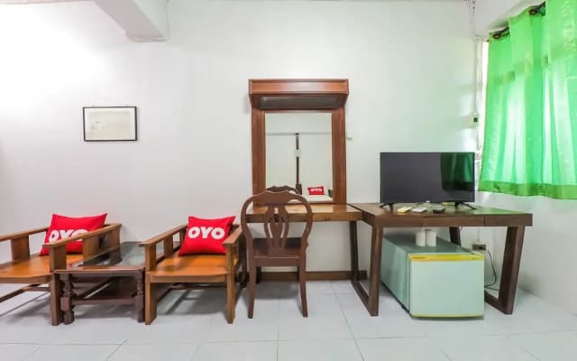 OYO 468 Dumrong Town Hotel - photo 5
