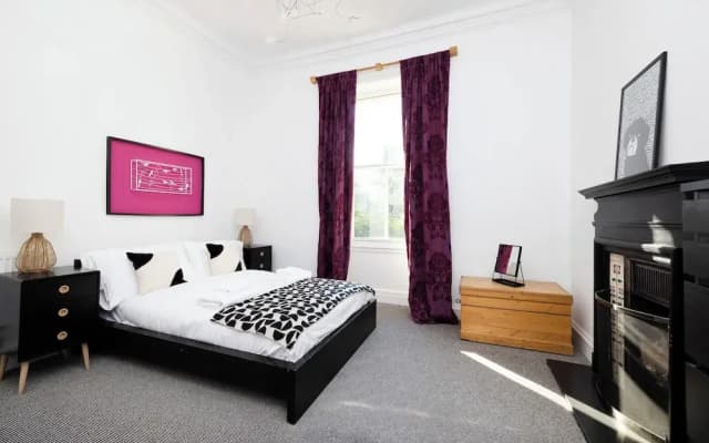 Delightful 3-bed Flat with Parking - photo 5