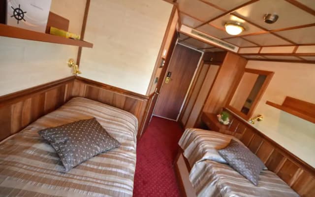 Florentina Boat Hotel - photo 4