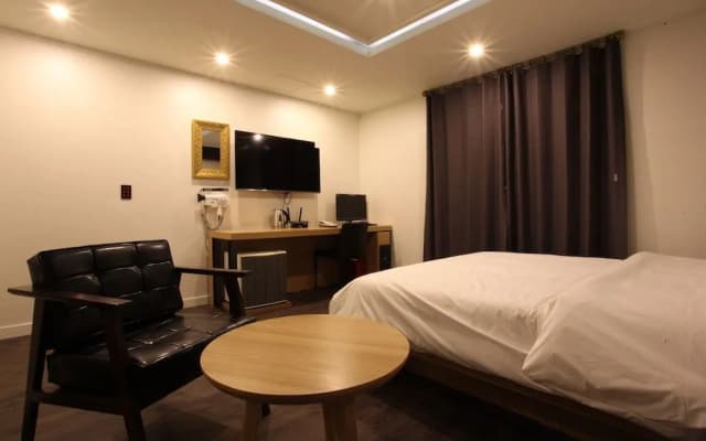 Hotel Manhattan - photo 3