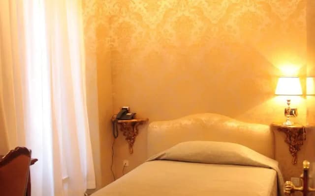 Turner Hotel - photo 3