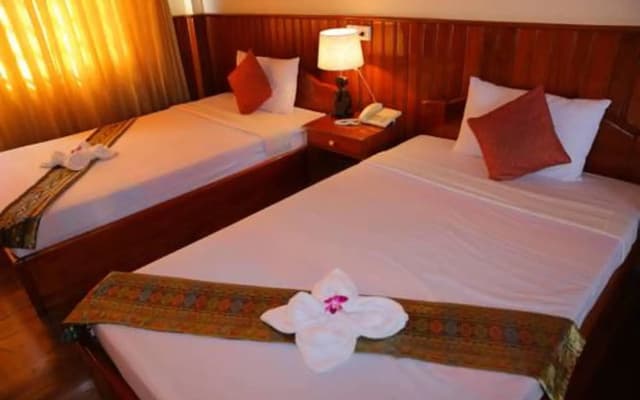 Freedom Hotel - photo 2