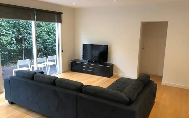 Malvern 3 Bedroom Home - photo 2