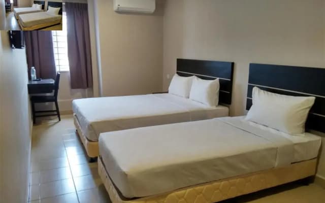 Hello Hotel Sri Subang - photo 2