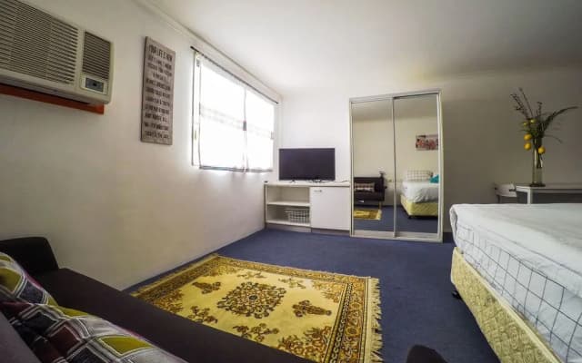 Waterside Apartments - photo 4